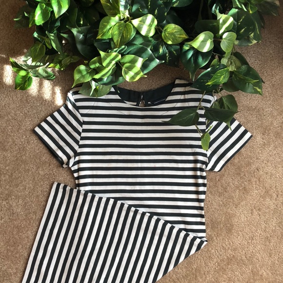 French Connection Dresses & Skirts - {French Connection}Padded Shoulder Dress